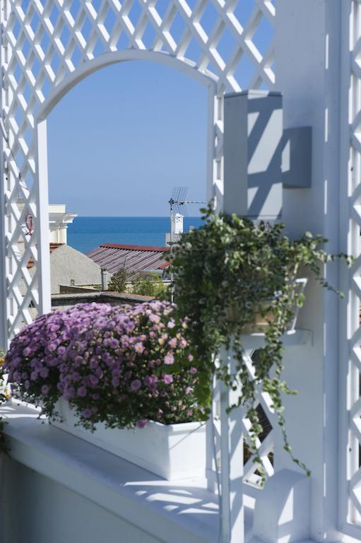 White House Hotel Trani Exterior foto